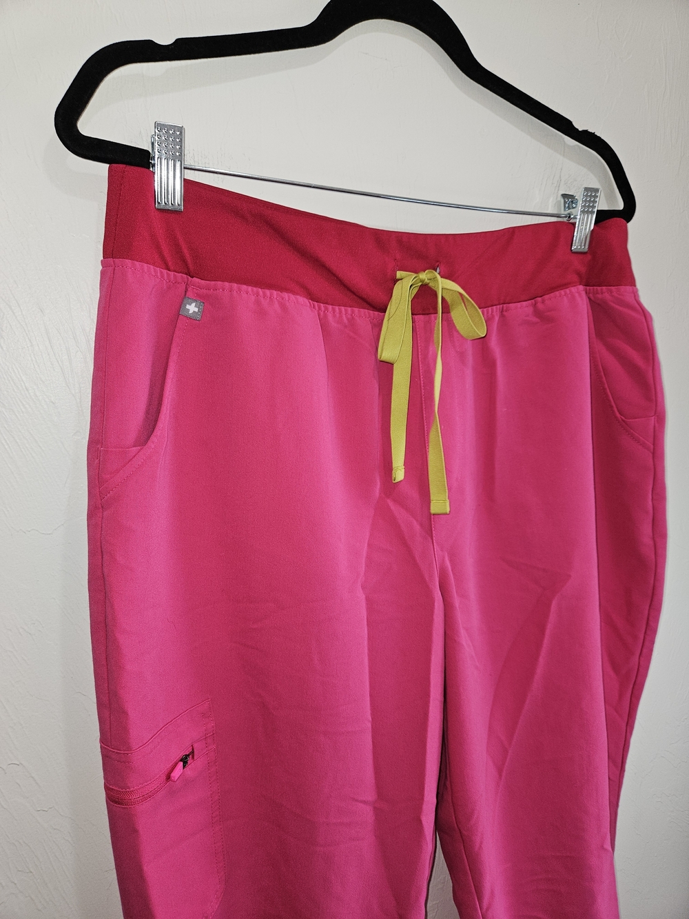 FIGS Scrubs Set Hot Pink V-Neck Top & Jogger Pants Womens Size XL Extra Large - Picture 8 of 15